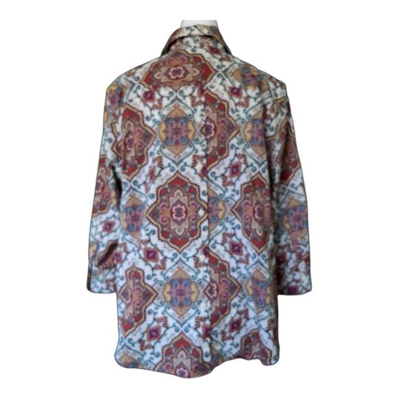 Chico’s No-Iron Cream/Red Abstract Medallion 3/4 Sleeve Blouse - Picture 3 of 6